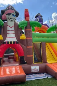 chateau gonflable pirate
