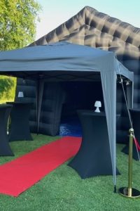 Boite de nuit gonflable